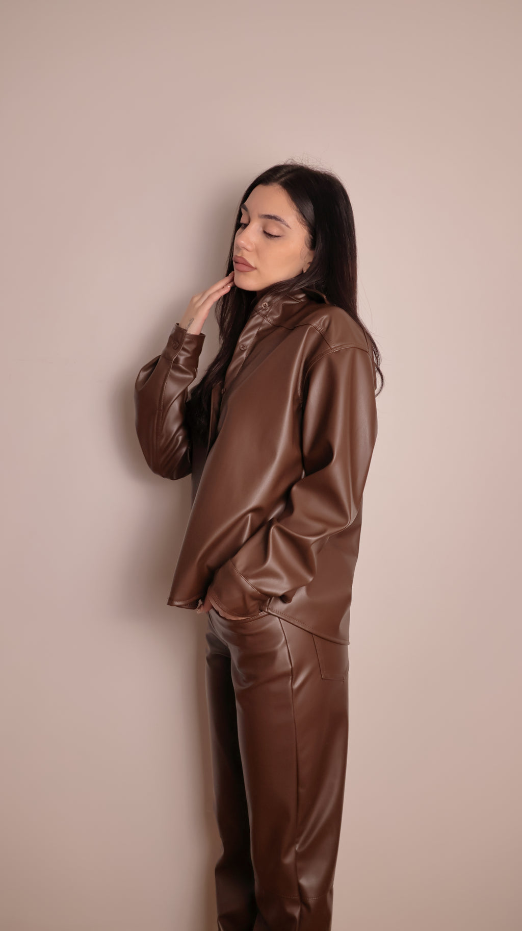 COMPLETO FAKE SKIN MARRONE